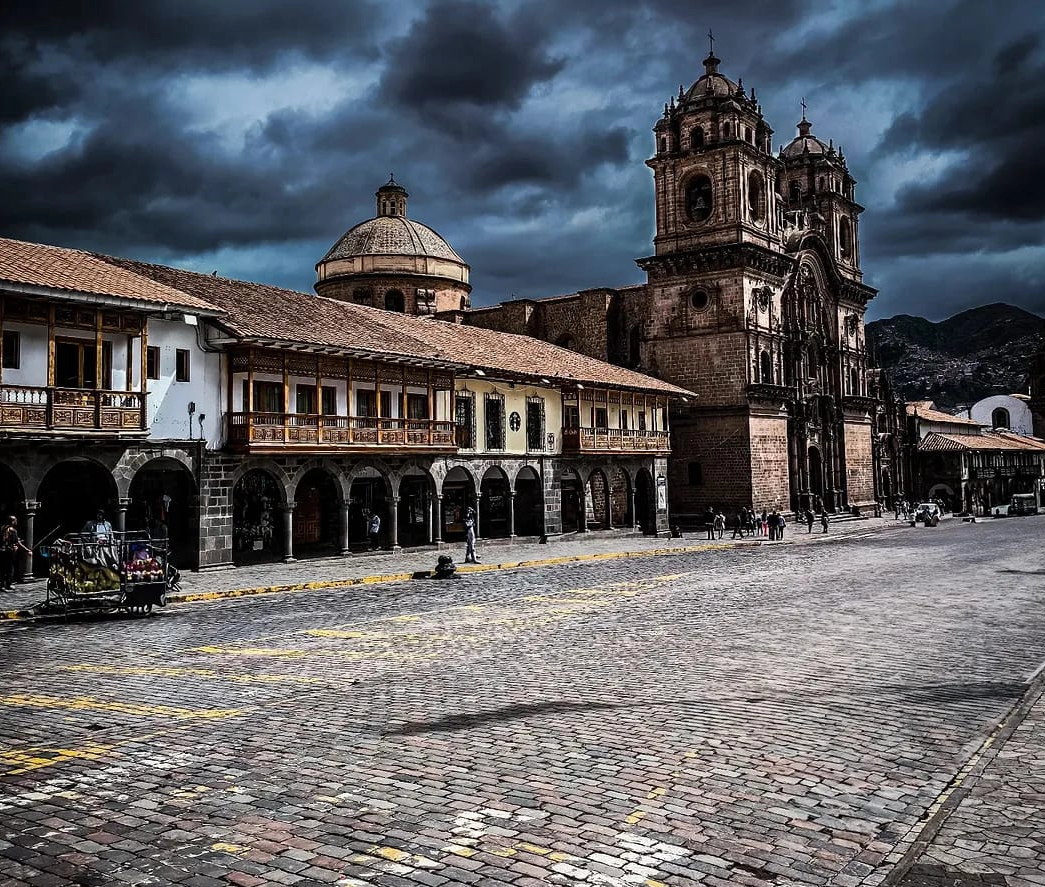 Centro histórico de Cusco com arquitetura inca e colonial