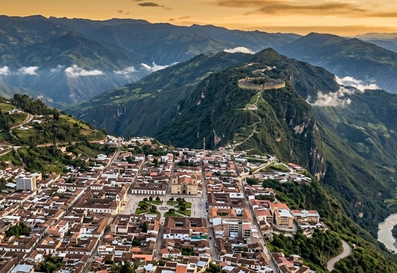 Paisagem do Vale Sagrado dos Incas entre Cusco e Machu Picchu